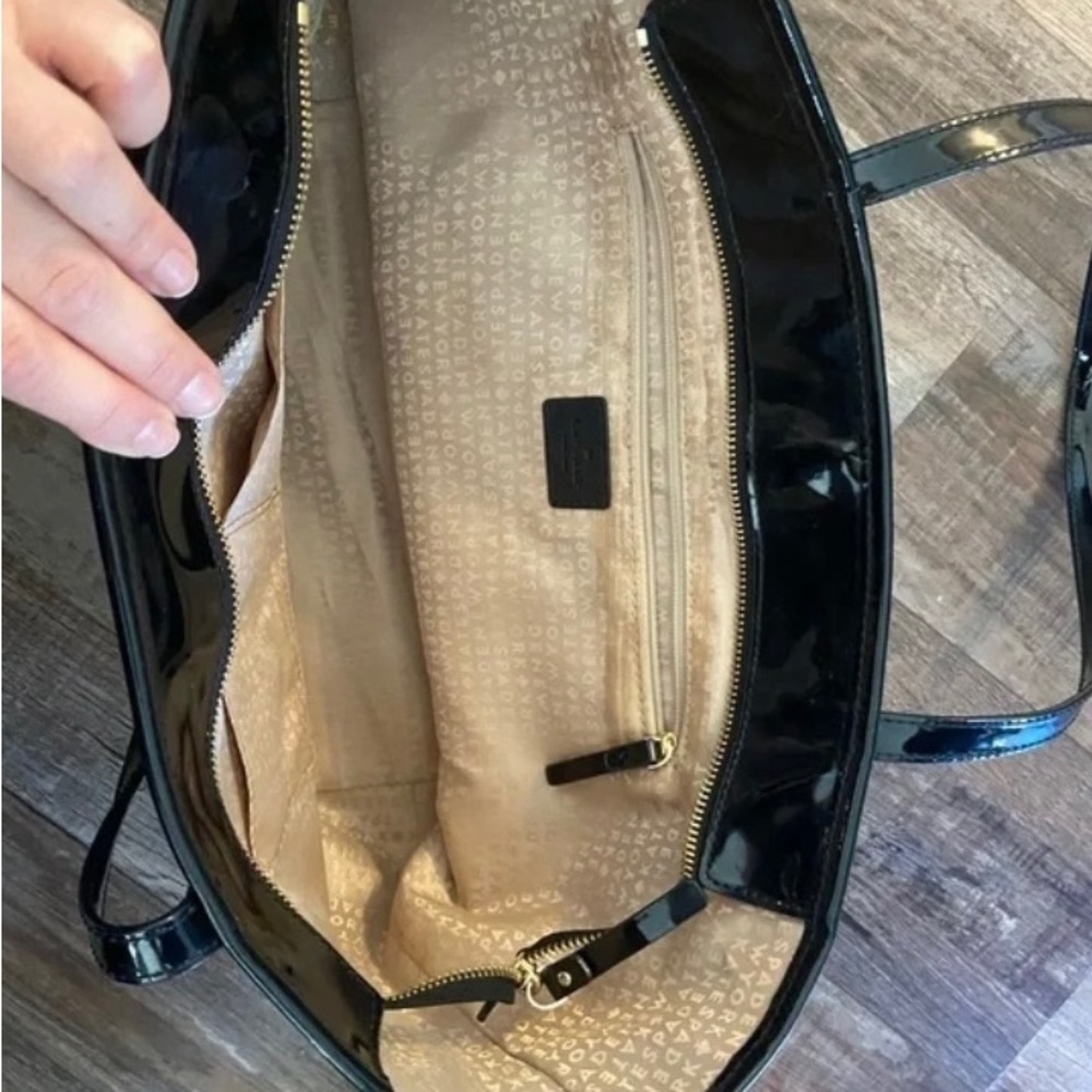 Kate Spade Tote - Picture 4 of 4